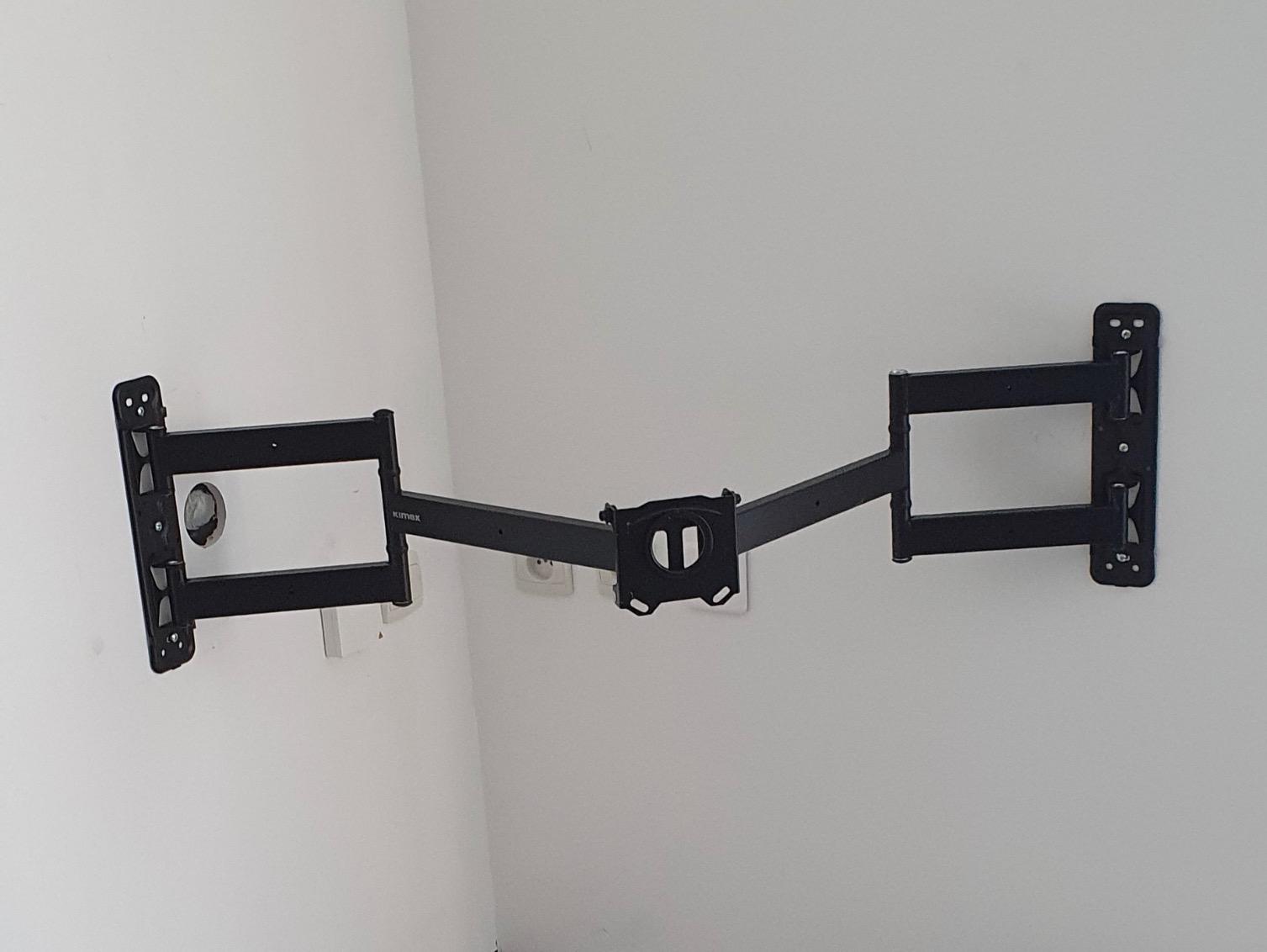 Solide au mur